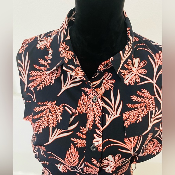 Sleeveless button up floral dress with belt - Picture 3 of 4